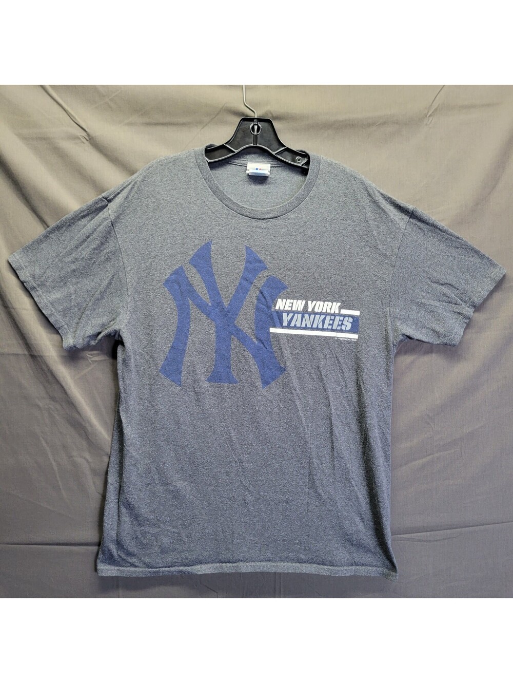 New York Yankees MLB Genuine Merchandise Men’s Gray Shirt Size Large